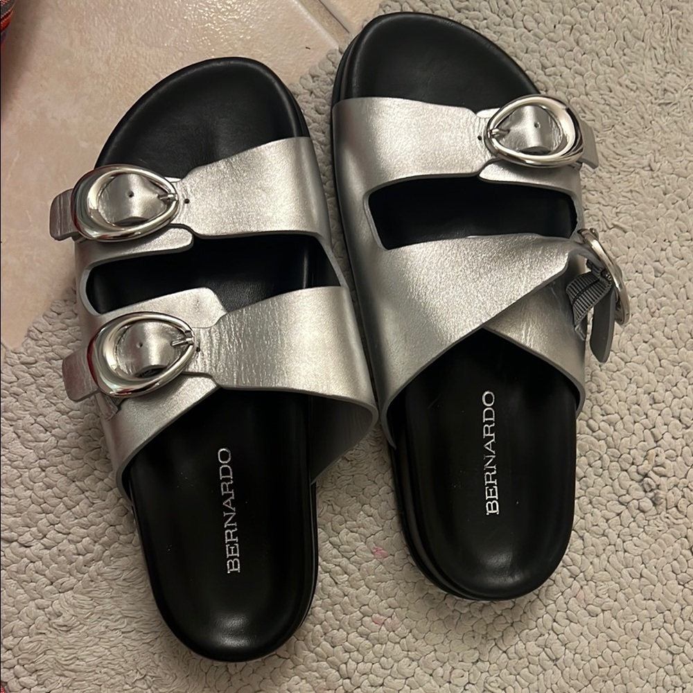 Bernardo Women's Silver Slide Sandals